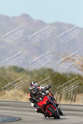 media/Dec-01-2025-Moto Forza (Mon) [[2daa91e15f]]/2-Intermediate Group/Session 3 (Turn 3)/